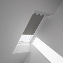 Velux Grau Weiß Verdunklungsrollo "Dkl Mk08 0705Swl" Verdunkelnd Verdunkelung Ohne Bohren In Führungsschienen Weiße Führungsschienen & Griffleiste von Baur - Image 4