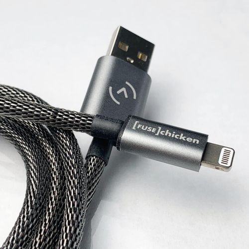 0852682004476 - FUSECHICKEN Shield iPhone Ladekabel rostfreier Stahl 0852682004476 - FUSECHICKEN Shield iPhone Ladekabel rostfreier Stahl