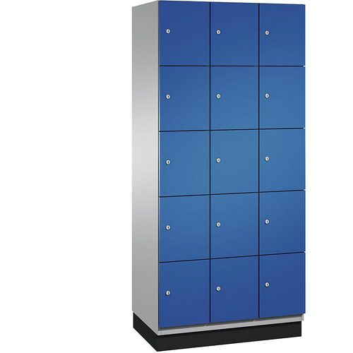 4059369468910 - CAMBIO Schließfachschrank mit Stahlblech-Türen 15 Fächer Breite 900 mm Korpus weißaluminium Tür enzianblau 4059369468910 - CAMBIO Schließfachschrank mit Stahlblech-Türen 15 Fächer Breite 900 mm Korpus weißaluminium Tür enzianblau