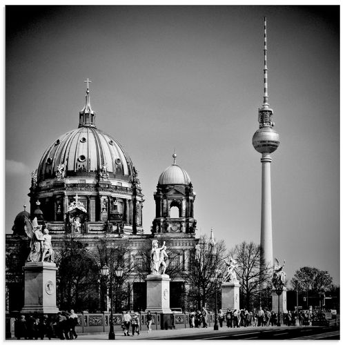 4057738113430 - Glasbild ARTLAND Berlin Unter den Linden Bilder Gr B H 20 cm x 20 cm Glasbild Gebäude quadratisch 1 St schwarz Bild Glasbild Glasbilder Bilder in verschiedenen Größen