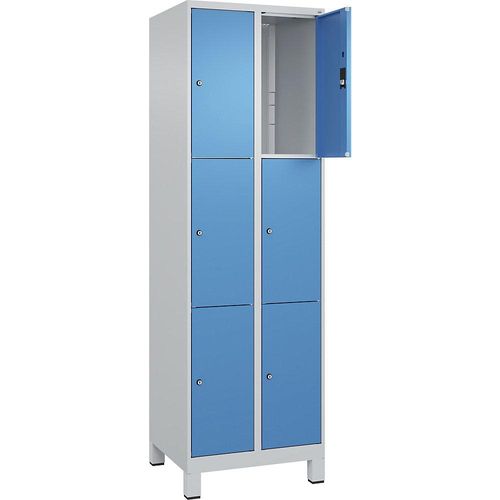 4066681680210 - 3er-Schließfachschrank Classic PLUS 2 Abteile lichtgrau lichtblau B 600 mm 6 Fächer mit Füßen 4066681680210 - 3er-Schließfachschrank Classic PLUS 2 Abteile lichtgrau lichtblau B 600 mm 6 Fächer mit Füßen
