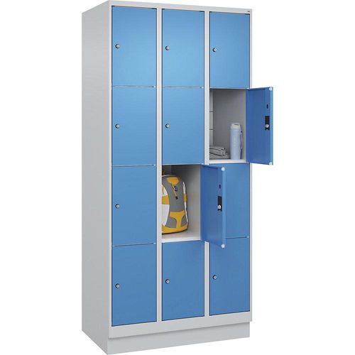 4066681684393 - 4er-Schließfachschrank Classic PLUS 3 Abteile lichtgrau lichtblau B 900 mm 12 Fächer mit Bodensockel 4066681684393 - 4er-Schließfachschrank Classic PLUS 3 Abteile lichtgrau lichtblau B 900 mm 12 Fächer mit Bodensockel