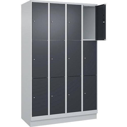 4066681685185 - 3er-Schließfachschrank Classic PLUS 4 Abteile lichtgrau grau B 1200 mm 12 Fächer mit Bodensockel C+P 4066681685185 - 3er-Schließfachschrank Classic PLUS 4 Abteile lichtgrau grau B 1200 mm 12 Fächer mit Bodensockel C+P