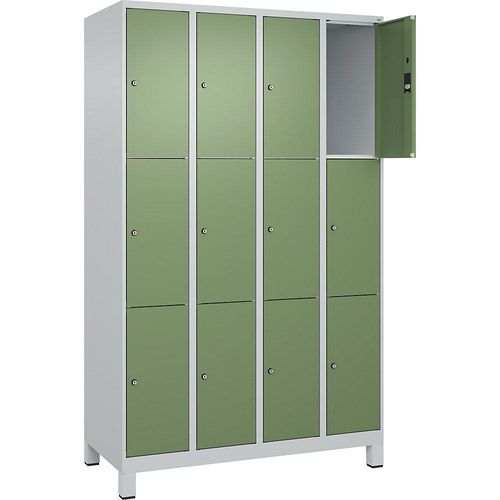 4066681682016 - 3er-Schließfachschrank Classic PLUS 4 Abteile lichtgrau resedagrün B 1200 mm 12 Fächer mit Füßen 4066681682016 - 3er-Schließfachschrank Classic PLUS 4 Abteile lichtgrau resedagrün B 1200 mm 12 Fächer mit Füßen