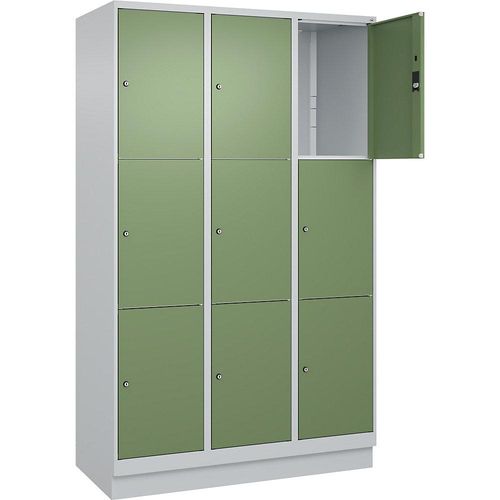 4066681684713 - 3er-Schließfachschrank Classic PLUS 3 Abteile lichtgrau resedagrün B 1200 mm 9 Fächer mit Bodensockel C+P 4066681684713 - 3er-Schließfachschrank Classic PLUS 3 Abteile lichtgrau resedagrün B 1200 mm 9 Fächer mit Bodensockel C+P