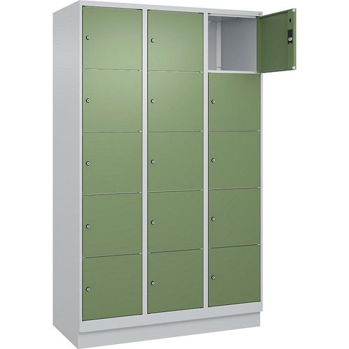 4066681685017 - 5er-Schließfachschrank Classic PLUS 3 Abteile lichtgrau resedagrün B 1200 mm 15 Fächer mit Bodensockel C+P 4066681685017 - 5er-Schließfachschrank Classic PLUS 3 Abteile lichtgrau resedagrün B 1200 mm 15 Fächer mit Bodensockel C+P