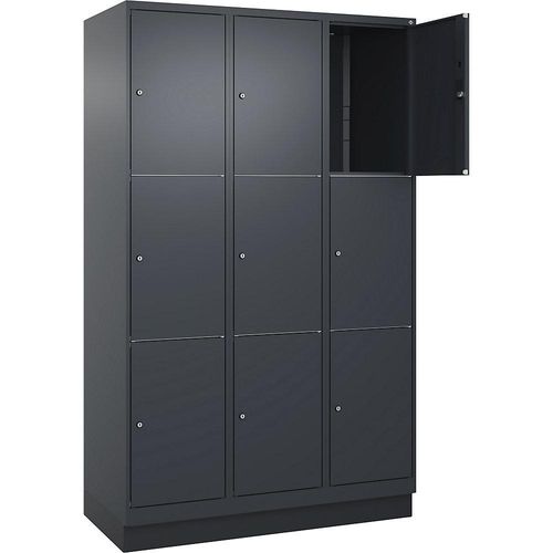4066681694699 - 3er-Schließfachschrank Classic PLUS 3 Abteile grau B 1200 mm 9 Fächer mit Bodensockel C+P 4066681694699 - 3er-Schließfachschrank Classic PLUS 3 Abteile grau B 1200 mm 9 Fächer mit Bodensockel C+P