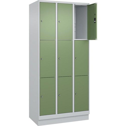 4066681684263 - 3er-Schließfachschrank Classic PLUS 3 Abteile lichtgrau resedagrün B 900 mm 9 Fächer mit Bodensockel 4066681684263 - 3er-Schließfachschrank Classic PLUS 3 Abteile lichtgrau resedagrün B 900 mm 9 Fächer mit Bodensockel