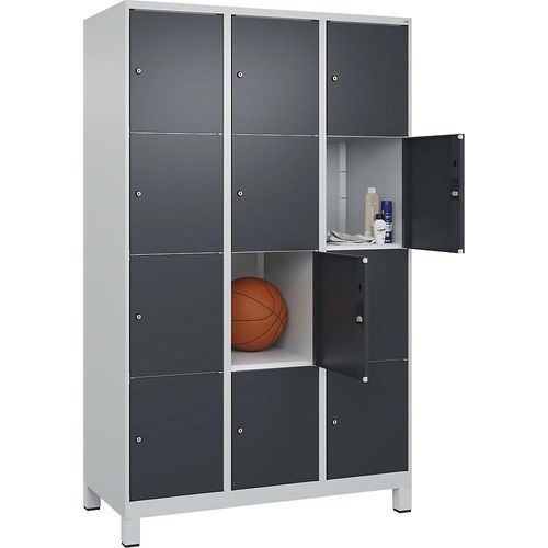 4066681681736 - 4er-Schließfachschrank Classic PLUS 3 Abteile lichtgrau grau B 1200 mm 12 Fächer mit Füßen 4066681681736 - 4er-Schließfachschrank Classic PLUS 3 Abteile lichtgrau grau B 1200 mm 12 Fächer mit Füßen