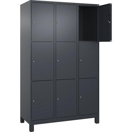 4068192016724 - 3er-Schließfachschrank Evolo PLUS 3 Abteile grau B 1200 mm 9 Fächer mit breiten Füßen Zylinderschloss 4068192016724 - 3er-Schließfachschrank Evolo PLUS 3 Abteile grau B 1200 mm 9 Fächer mit breiten Füßen Zylinderschloss