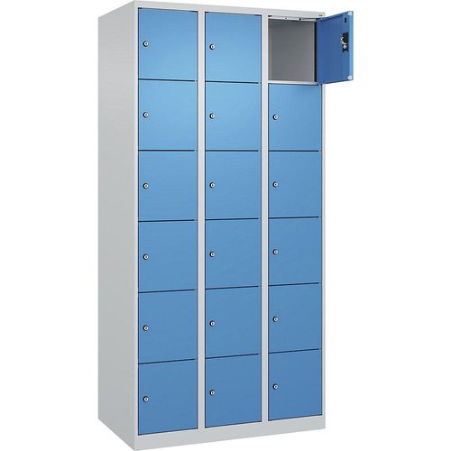 4068192006282 - 6er-Schließfachschrank Evolo PLUS 3 Abteile lichtgrau lichtblau B 900 mm 18 Fächer mit Bodengleitern Zylinderschloss 4068192006282 - 6er-Schließfachschrank Evolo PLUS 3 Abteile lichtgrau lichtblau B 900 mm 18 Fächer mit Bodengleitern Zylinderschloss
