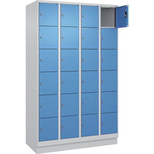 4068192028604 - 6er-Schließfachschrank Evolo PLUS 4 Abteile lichtgrau lichtblau B 1200 mm 24 Fächer mit Bodensockel Zylinderschloss 4068192028604 - 6er-Schließfachschrank Evolo PLUS 4 Abteile lichtgrau lichtblau B 1200 mm 24 Fächer mit Bodensockel Zylinderschloss