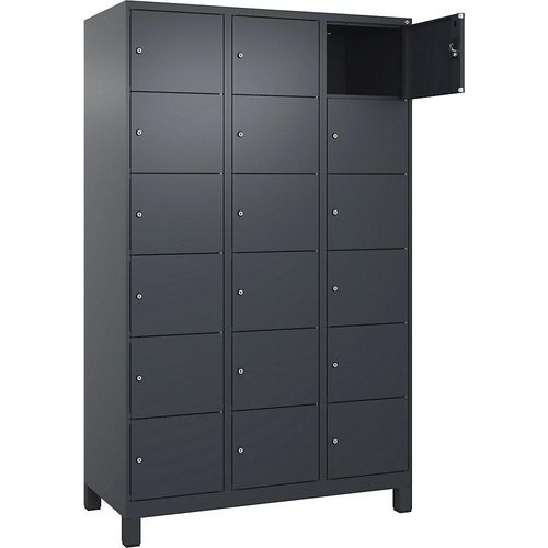 4068192017530 - 6er-Schließfachschrank Evolo PLUS 3 Abteile grau B 1200 mm 18 Fächer mit breiten Füßen Zylinderschloss 4068192017530 - 6er-Schließfachschrank Evolo PLUS 3 Abteile grau B 1200 mm 18 Fächer mit breiten Füßen Zylinderschloss