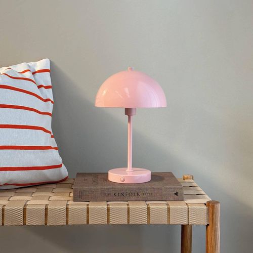 5704709093947 - Dyberg Larsen Stockholm Akku-Tischlampe pink