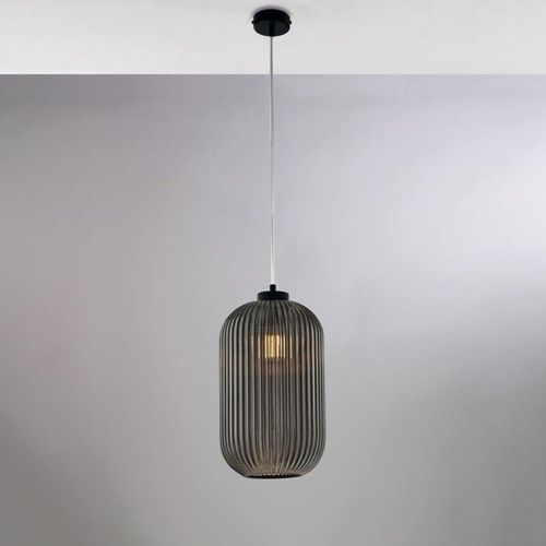 8057724582048 - Sospensione in ferro laccato nero con cavo elettrico regolabile e diffusore in vetro soffiato grigio specchiato con decoro rigatura in rilievo 1 luce