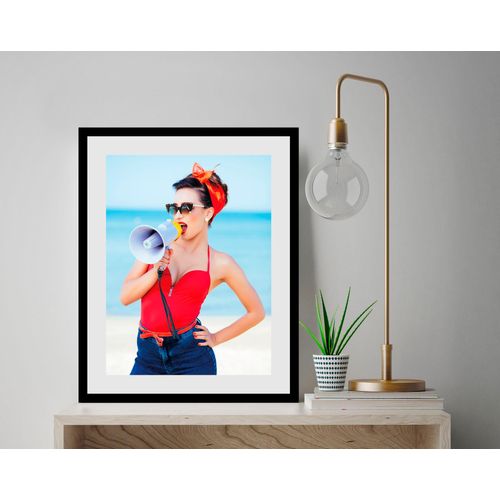 4049009836919 - Bild »Lifeguard« Frau-Bilder von Frauen-Art-Kunst-Fashion-Mode-Magazincover-Meer-Meer Bilder (1 St) HD Premium Poster-Druck inkl Holzrahmen 4049009836919 - Bild »Lifeguard« Frau-Bilder von Frauen-Art-Kunst-Fashion-Mode-Magazincover-Meer-Meer Bilder (1 St) HD Premium Poster-Druck inkl Holzrahmen