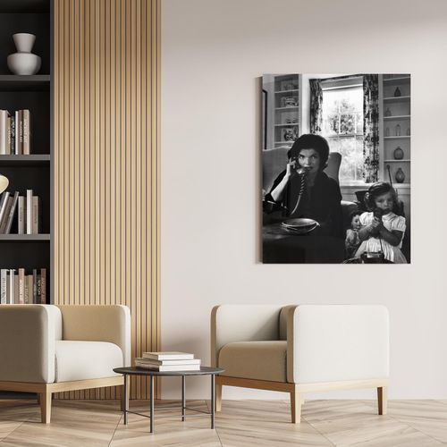 4067437106190 - Acrylglasbild QUEENCE The Phone grau Bilder B H T 50cm x 70cm x 04cm Schwarz-Weiß Hochformat Acrylglas Jackie Kennedy Fine Art-Print in Galeriequalität B50cm H70cm T04cm