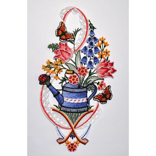 4028298290305 - Fensterbild STICKEREIEN PLAUEN Fensterbild Gießkanne Fensterbilder Gr B L 18 cm x 34 cm bunt Fensterdekoration Dekohänger Echte Plauener Spitze 4028298290305 - Fensterbild STICKEREIEN PLAUEN Fensterbild Gießkanne Fensterbilder Gr B L 18 cm x 34 cm bunt Fensterdekoration Dekohänger Echte Plauener Spitze