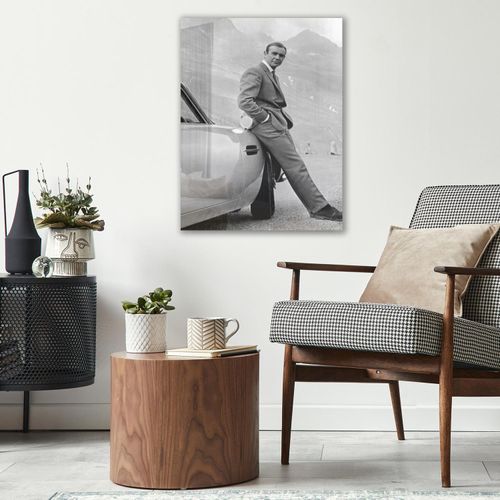 4067437105728 - Acrylglasbild QUEENCE Sean Connery grau Bilder B H T 60cm x 90cm x 04cm Schwarz-Weiß-Mann-Stars-Auto Hochformat Acrylglas Fine Art-Print in Galeriequalität B60cm H90cm T04cm