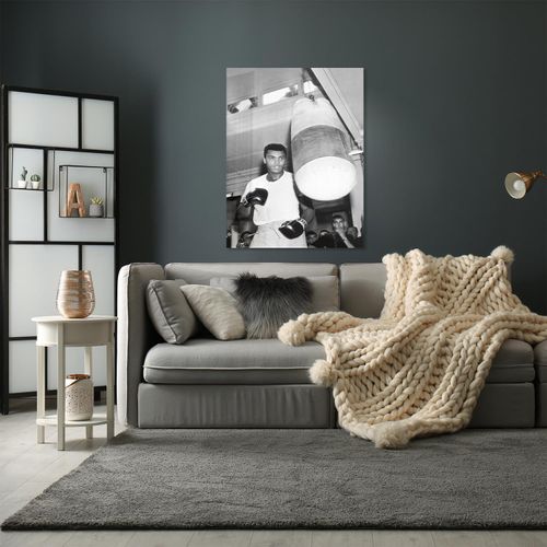 4067437106329 - Acrylglasbild QUEENCE The Fight Bilder Gr B H T 60 cm x 90 cm x 04 cm Schwarz-Weiß-Mann-Stars Hochformat grau Acrylglasbilder Muhammad Ali Fine Art-Print in Galeriequalität