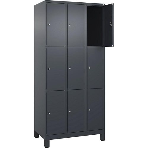 4068192015468 - 3er-Schließfachschrank Evolo PLUS 3 Abteile grau B 900 mm 9 Fächer mit breiten Füßen Zylinderschloss kaiserkraft