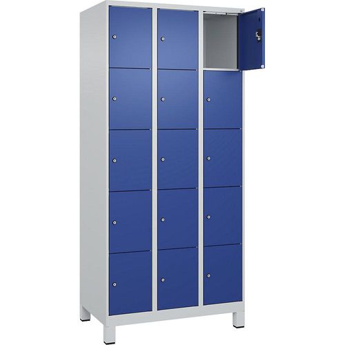 4068192015901 - 5er-Schließfachschrank Evolo PLUS 3 Abteile lichtgrau enzianblau B 900 mm 15 Fächer mit breiten Füßen Zylinderschloss kaiserkraft 4068192015901 - 5er-Schließfachschrank Evolo PLUS 3 Abteile lichtgrau enzianblau B 900 mm 15 Fächer mit breiten Füßen Zylinderschloss kaiserkraft