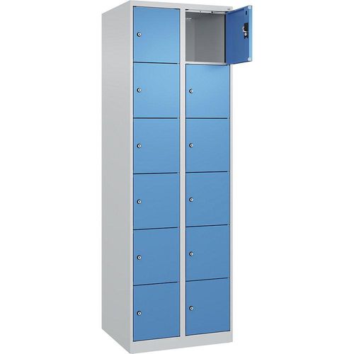 4068192003588 - 6er-Schließfachschrank Evolo PLUS 2 Abteile lichtgrau   lichtblau B 600 mm 12 Fächer mit Bodengleitern Zylinderschloss kaiserkraft