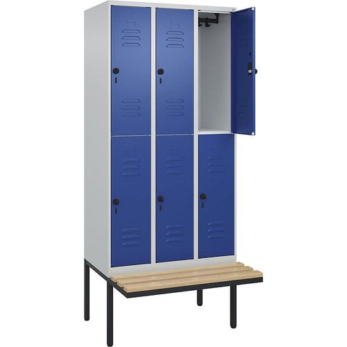 4066681747265 - Doppelstock-Spind Classic PLUS Sitzbank 3 Abteile lichtgrau enzianblau B 900 mm Sicherheits-Drehriegel auskragend Buche-Hartholz C+P 4066681747265 - Doppelstock-Spind Classic PLUS Sitzbank 3 Abteile lichtgrau enzianblau B 900 mm Sicherheits-Drehriegel auskragend Buche-Hartholz C+P