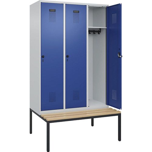 4068192155430 - Kleiderspind Evolo Plus 3 Abteile 400 mm Abteilbreite mit untergebauter Sitzbank B 1200 x T 815 x H 2120 mm Drehriegel lichtgrau enzianblau