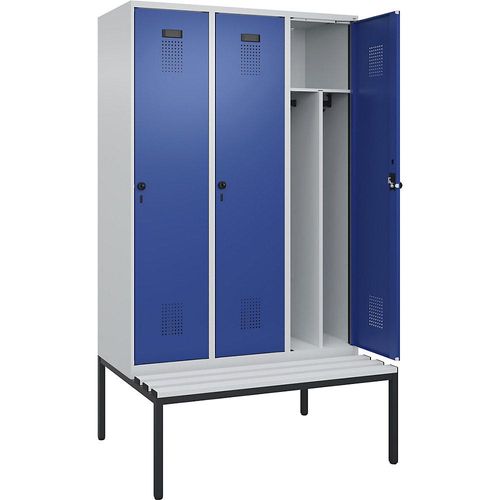 4068192357797 - Schwarz-Weiß-Spind Evolo PLUS Sitzbank schmal 3 Abteile Trennwand verkürzt lichtgrau   enzianblau B 1200 mm Sicherheits-Drehriegel mit untergebauter Sitzbank Kunststoff kaiserkraft