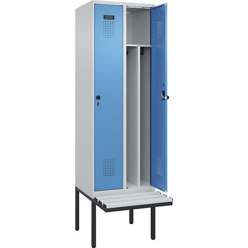 4068192358664 - Schwarz-Weiß-Spind Evolo PLUS Sitzbank schmal 2 Abteile Trennwand verkürzt lichtgrau   lichtblau B 600 mm Sicherheits-Drehriegel mit auskragender Sitzbank Kunststoff kaiserkraft