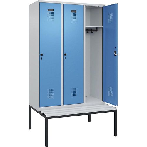4068192358268 - Spind Evolo PLUS Sitzbank 3 Abteile lichtgrau   lichtblau B 1200 mm Sicherheits-Drehriegel mit untergebauter Sitzbank Kunststoff kaiserkraft