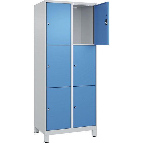 4068192014027 - 3er-Schließfachschrank Evolo PLUS 2 Abteile lichtgrau   lichtblau B 800 mm 6 Fächer mit breiten Füßen Zylinderschloss kaiserkraft