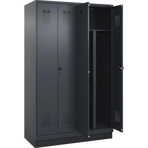 4067521944134 - Schwarz-Weiß-Spind Evolo PLUS 2 Abteile Trennwand verkürzt grau B 1200 mm mit Bodensockel Sicherheits-Drehriegel kaiserkraft 4067521944134 - Schwarz-Weiß-Spind Evolo PLUS 2 Abteile Trennwand verkürzt grau B 1200 mm mit Bodensockel Sicherheits-Drehriegel kaiserkraft