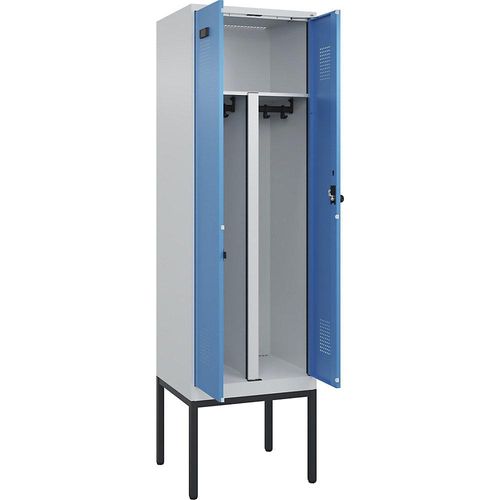 4068192157618 - Schwarz-Weiß-Spind Evolo PLUS 1 Abteil Trennwand verkürzt lichtgrau lichtblau B 600 mm mit schmalen Füßen Sicherheits-Drehriegel kaiserkraft 4068192157618 - Schwarz-Weiß-Spind Evolo PLUS 1 Abteil Trennwand verkürzt lichtgrau lichtblau B 600 mm mit schmalen Füßen Sicherheits-Drehriegel kaiserkraft