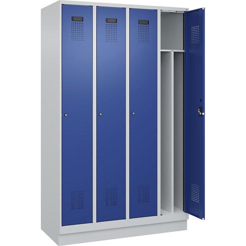 4067521974469 - Schwarz-Weiß-Spind Evolo PLUS schmal 4 Abteile Trennwand verkürzt lichtgrau enzianblau B 1200 mm mit Bodensockel Zylinderschloss kaiserkraft 4067521974469 - Schwarz-Weiß-Spind Evolo PLUS schmal 4 Abteile Trennwand verkürzt lichtgrau enzianblau B 1200 mm mit Bodensockel Zylinderschloss kaiserkraft