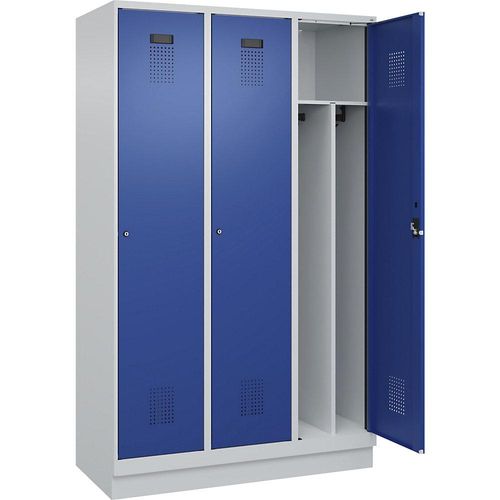 4067521974445 - Schwarz-Weiß-Spind Evolo PLUS schmal 3 Abteile Trennwand verkürzt lichtgrau   enzianblau B 1200 mm mit Bodensockel Zylinderschloss kaiserkraft