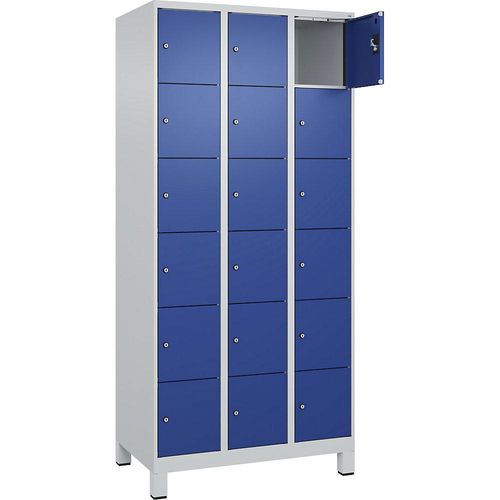 4068192016175 - 6er-Schließfachschrank Evolo PLUS 3 Abteile lichtgrau   enzianblau B 900 mm 18 Fächer mit breiten Füßen Zylinderschloss kaiserkraft