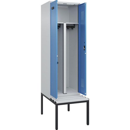 4068192389934 - Schwarz-Weiß-Spind Evolo PLUS Sitzbank 2 Abteile Trennwand verkürzt lichtgrau lichtblau B 600 mm Zylinderschloss mit untergebauter Sitzbank Kunststoff kaiserkraft 4068192389934 - Schwarz-Weiß-Spind Evolo PLUS Sitzbank 2 Abteile Trennwand verkürzt lichtgrau lichtblau B 600 mm Zylinderschloss mit untergebauter Sitzbank Kunststoff kaiserkraft