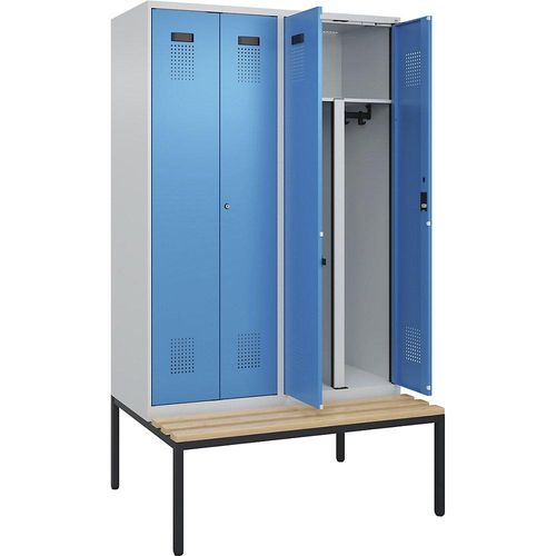 4068192263494 - Schwarz-Weiß-Spind Evolo PLUS Sitzbank 4 Abteile Trennwand verkürzt lichtgrau   lichtblau B 1200 mm Zylinderschloss mit untergebauter Sitzbank Buche kaiserkraft