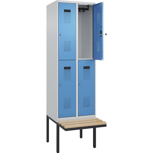 4068192262961 - Doppelstock-Spind Evolo PLUS Sitzbank 2 Abteile lichtgrau lichtblau B 600 mm Zylinderschloss mit auskragender Sitzbank Buche kaiserkraft 4068192262961 - Doppelstock-Spind Evolo PLUS Sitzbank 2 Abteile lichtgrau lichtblau B 600 mm Zylinderschloss mit auskragender Sitzbank Buche kaiserkraft