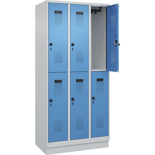 4067521933879 - Doppelstock-Spind Evolo PLUS 3 Abteile lichtgrau   lichtblau B 900 mm mit Bodensockel Drehriegel