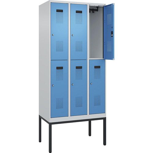 4068192262831 - Doppelstock-Spind Evolo PLUS 3 Abteile lichtgrau   lichtblau B 900 mm mit schmalen Füßen Zylinderschloss