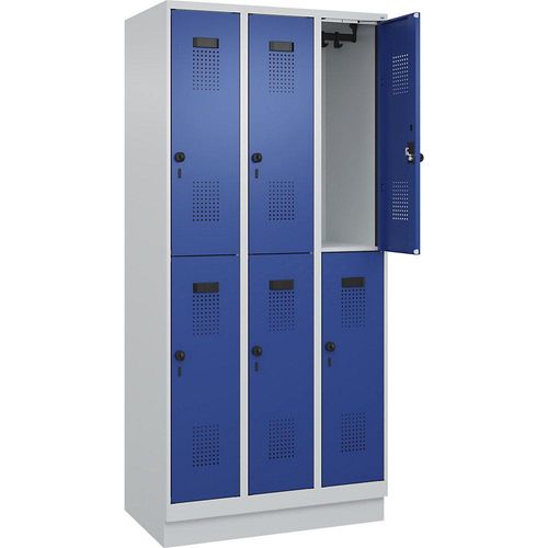4067521932704 - Doppelstock-Spind Evolo PLUS 3 Abteile lichtgrau   enzianblau B 900 mm mit Bodensockel Drehriegel