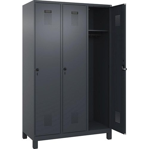 4067521943755 - Spind Evolo PLUS 3 Abteile grau B 1200 mm mit breiten Füßen Drehriegel 4067521943755 - Spind Evolo PLUS 3 Abteile grau B 1200 mm mit breiten Füßen Drehriegel