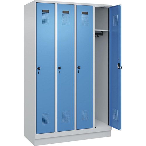 4067521933466 - Spind Evolo PLUS 4 Abteile lichtgrau   lichtblau B 1200 mm mit Bodensockel Drehriegel