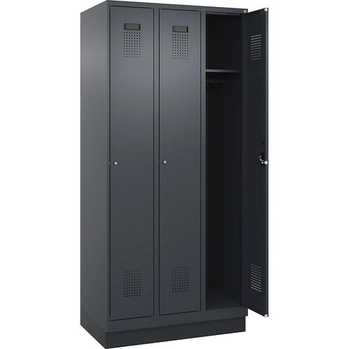 4067521993699 - Spind Evolo PLUS 3 Abteile grau B 900 mm mit Bodensockel Zylinderschloss