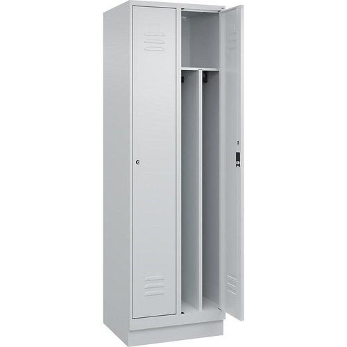 4066681653634 - Schwarz-Weiß-Spind Classic PLUS schmal 2 Abteile Trennwand verkürzt lichtgrau B 600 mm mit Bodensockel Zylinderschloss Trennwand mittig C+P