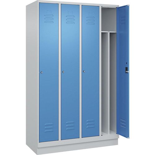 4066681656888 - Schwarz-Weiß-Spind Classic PLUS schmal 4 Abteile Trennwand verkürzt lichtgrau   lichtblau B 1200 mm mit Bodensockel Zylinderschloss Trennwand mittig C+P