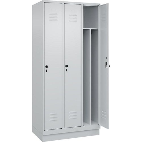 4066681655287 - Schwarz-Weiß-Spind Classic PLUS schmal 3 Abteile Trennwand verkürzt lichtgrau B 900 mm mit Bodensockel Drehriegel Trennwand mittig